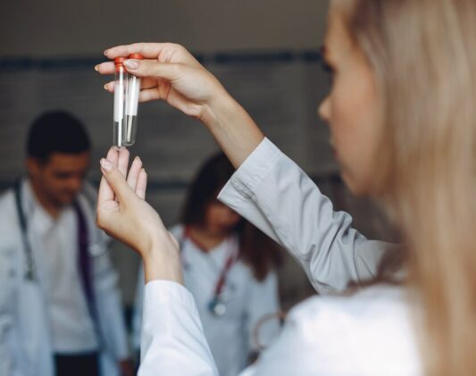 men-women-hospital-gowns-study-nurse-with-test-tubes_1157-41698 men-women-hospital-gowns-study-nurse-with-test-tubes_1157-41698